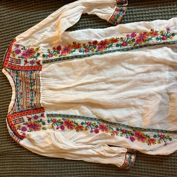 Johnny Was White Embroidered Linen Tunic with Pink & Teal Floral Accents - Picture 7 of 9